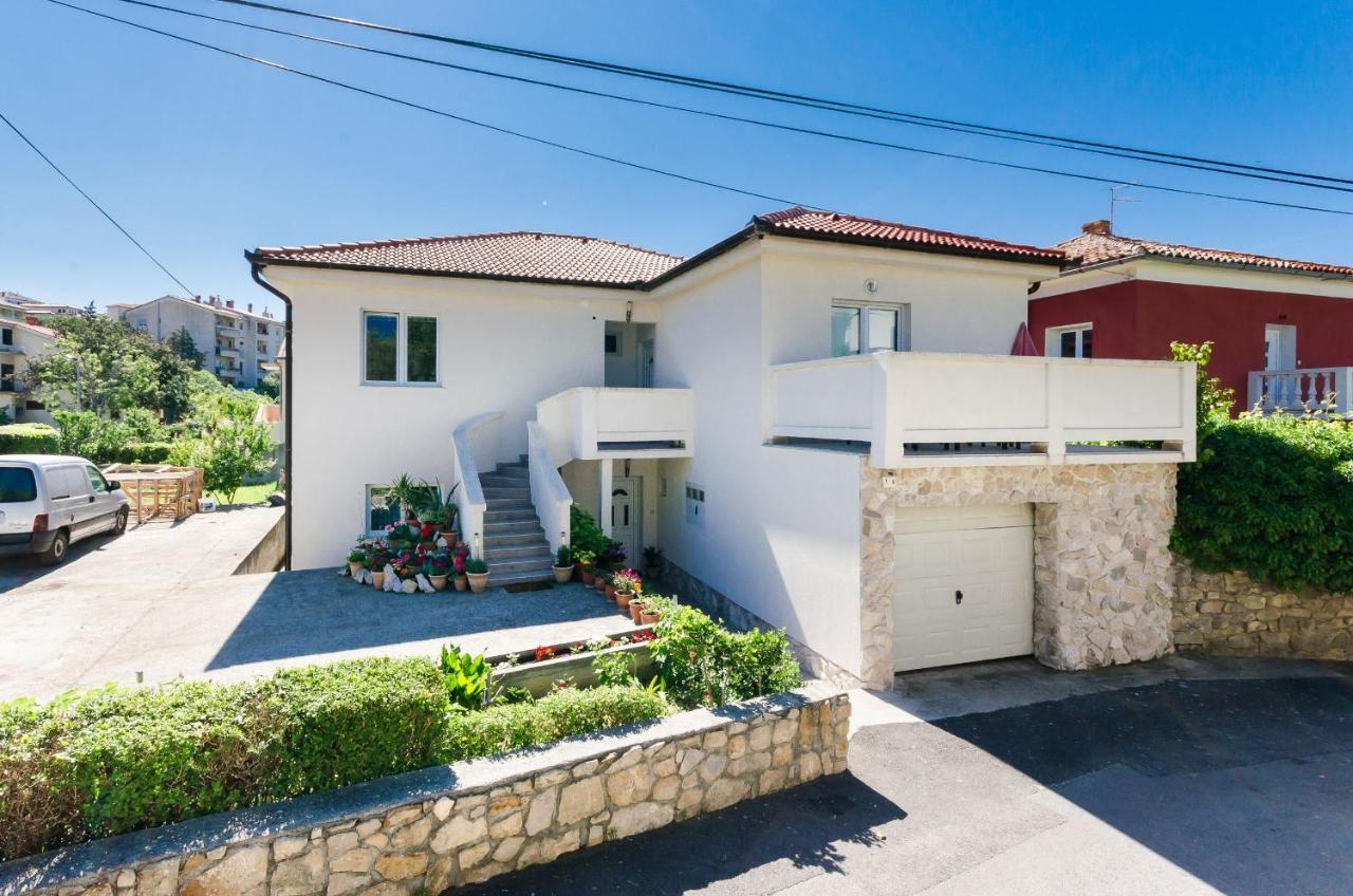 Apartments Toni Banjol Екстериор снимка