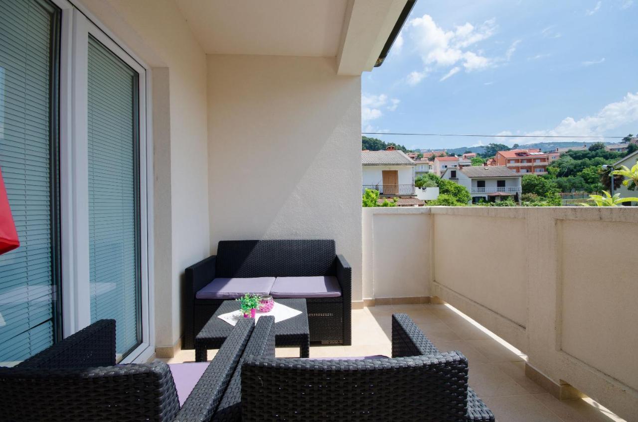 Apartments Toni Banjol Екстериор снимка