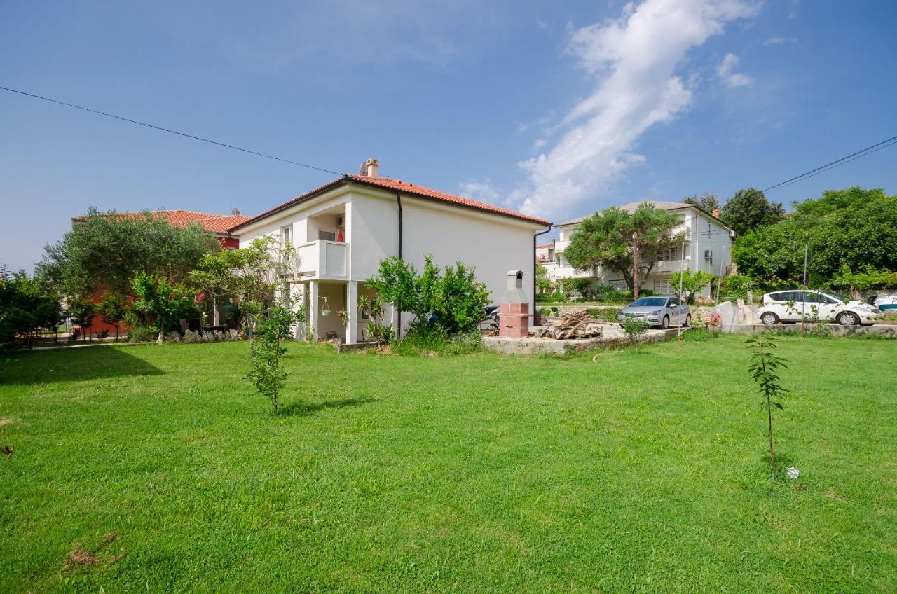 Apartments Toni Banjol Екстериор снимка