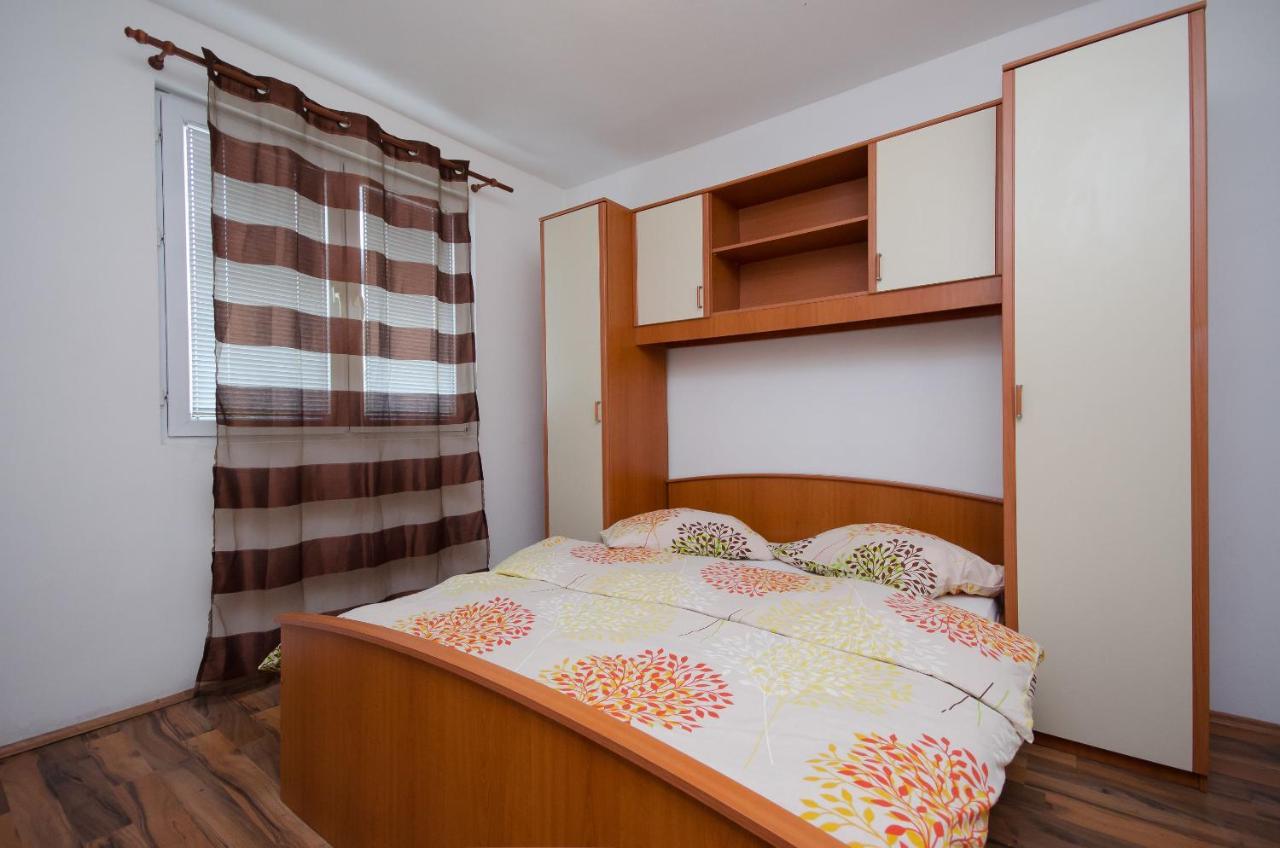 Apartments Toni Banjol Екстериор снимка
