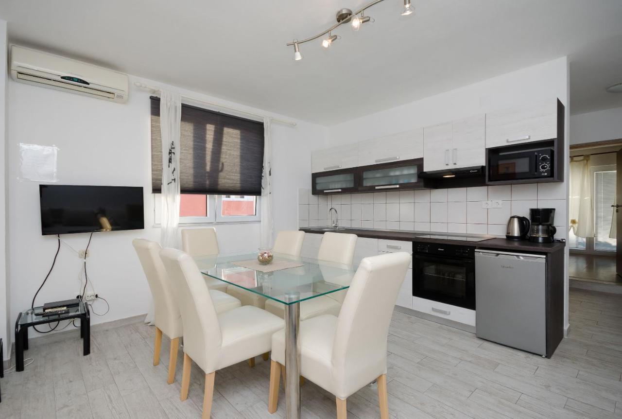 Apartments Toni Banjol Екстериор снимка