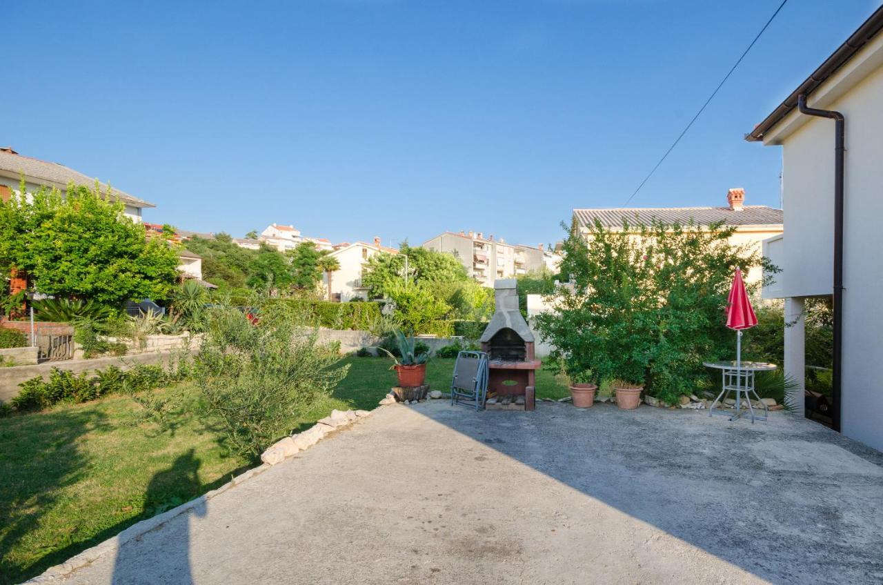 Apartments Toni Banjol Екстериор снимка